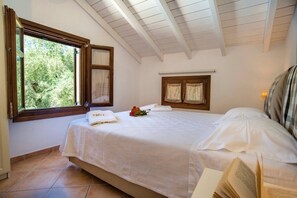 4 bedrooms, bed sheets