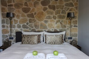 1 bedroom, in-room safe, free WiFi, bed sheets