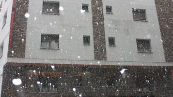 Depan hartanah