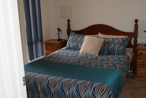 Soundproofing, free WiFi, bed sheets - Ardrossan Caravan Park (Ardrossan)