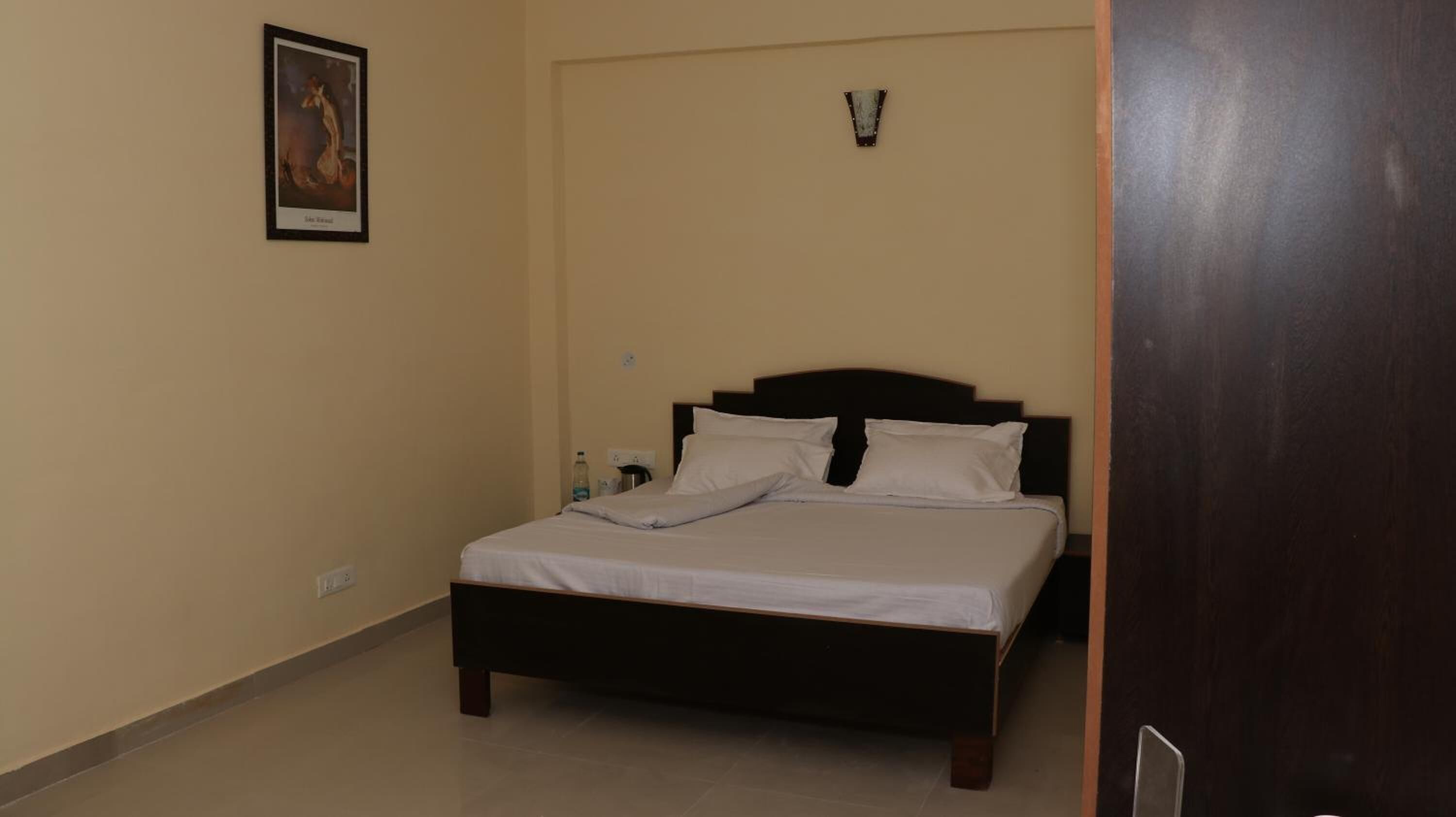 1 bedroom, Egyptian cotton sheets, premium bedding
