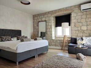 Studio | Individually decorated, individually furnished, blackout drapes - Guest House Exalto (Trogir)