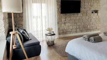 Studio | Individuelt dekorert, individuelt innredet og blendingsgardiner