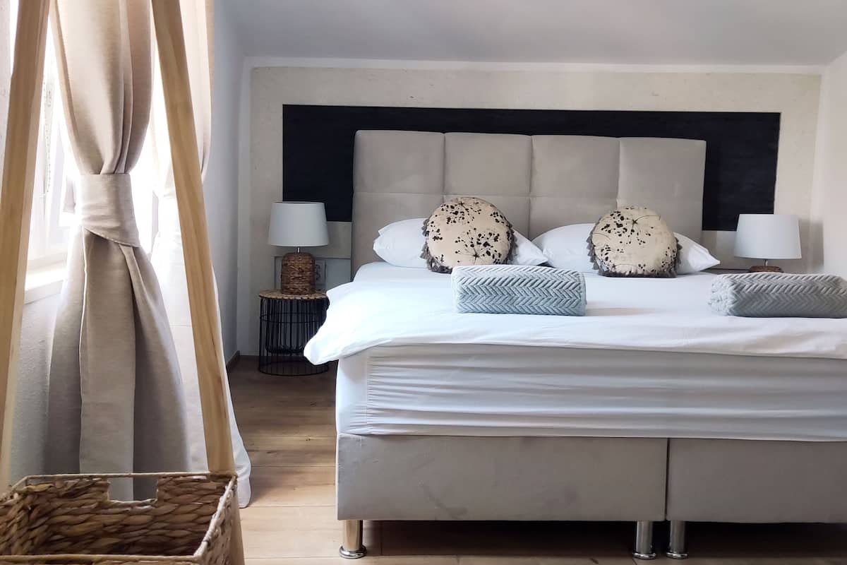 Double Room | 1 bedroom, individually decorated, individually furnished