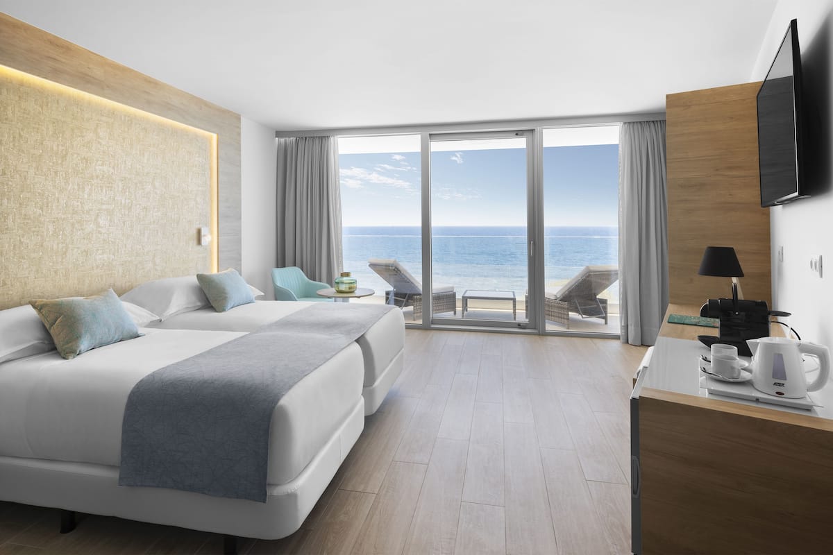 Ropa de cama de alta calidad, edredón y minibar