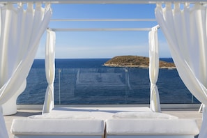 2 outdoor pools, pool umbrellas, sun loungers - Elba Sunset Mallorca Thalasso Spa (Calvia)