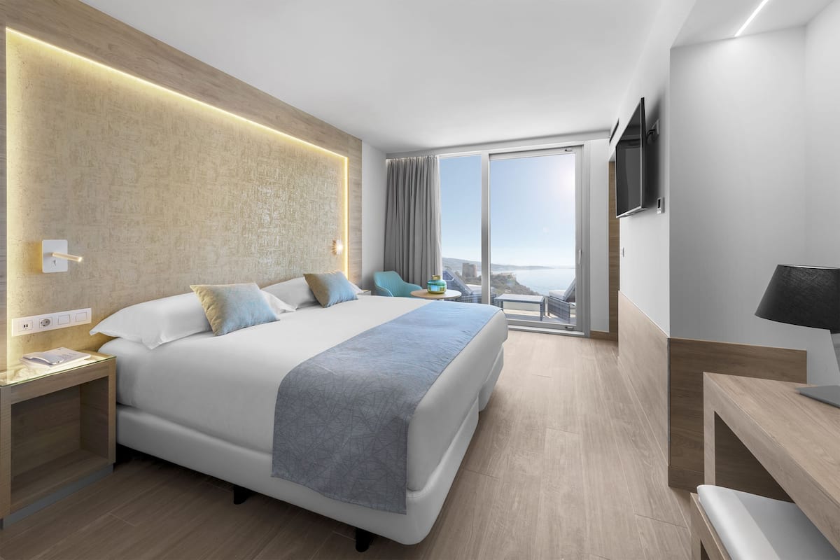 Ropa de cama de alta calidad, edredón y minibar