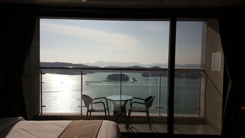 Ocean Terrace OTO | 露台