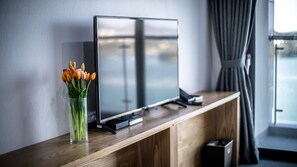 TV màn hình phẳng 