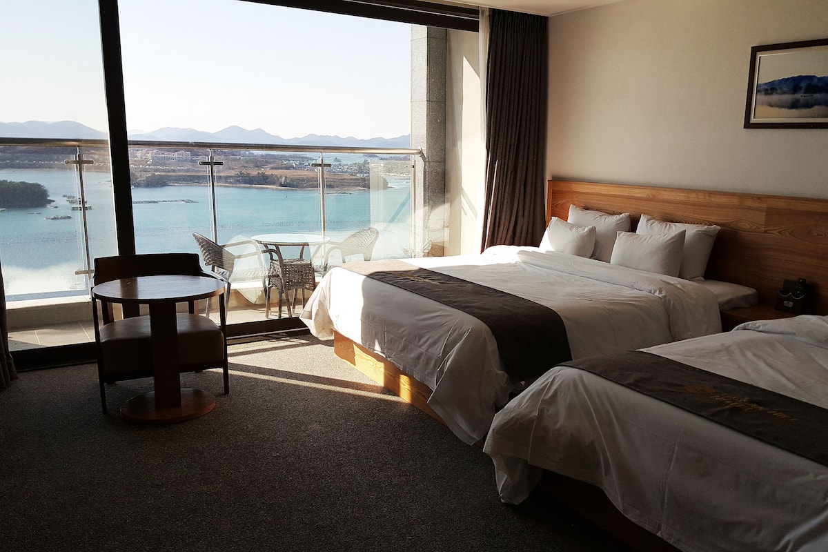 Luxury Suite LSO | Una scrivania, Wi-Fi gratuito, lenzuola, accesso in sedia a rotelle