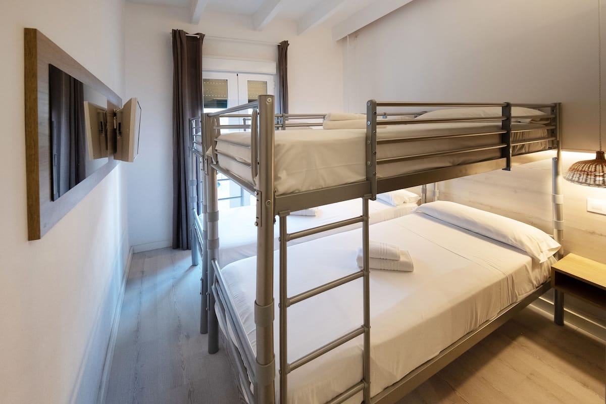 Chambre Quadruple Ville, non-fumeur, terrasse