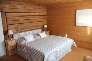 Superior Apartment, Multiple Beds, Non Smoking | Premium bedding, in-room safe, individually decorated - Landhaus Schloss Anras (Anras)