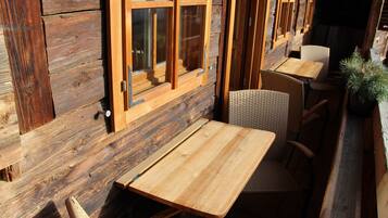 Exclusive Apartment, 2 Queen Beds, Non Smoking | Balcony