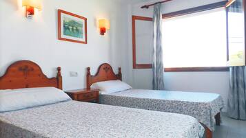 Familie appartement, balkon | Een kluis op de kamer, individueel gedecoreerd, individueel gemeubileerd