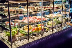 Daily buffet breakfast for a fee