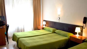 Pimennysverhot, ilmainen Wi-Fi, vuodevaatteet