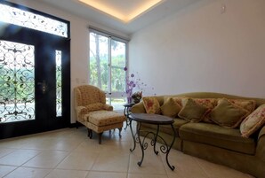 Televisión de pantalla plana