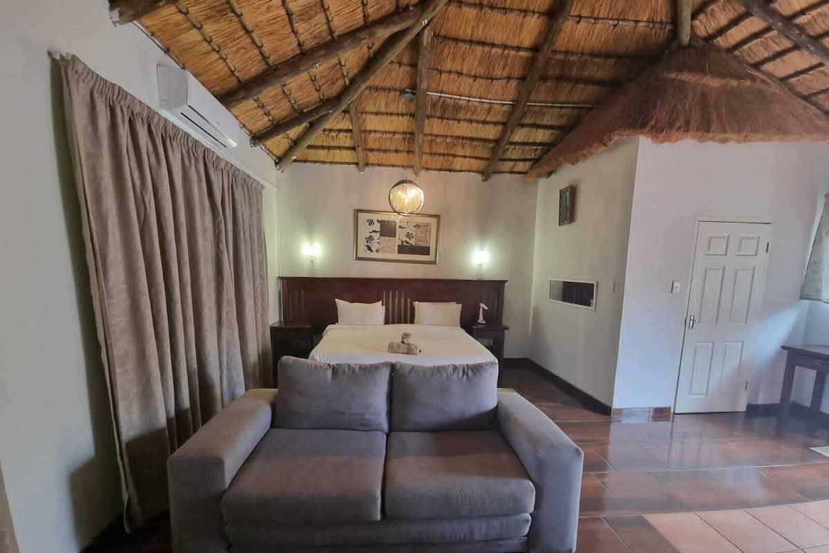1 slaapkamer, luxe beddengoed, een kluis op de kamer, een bureau
