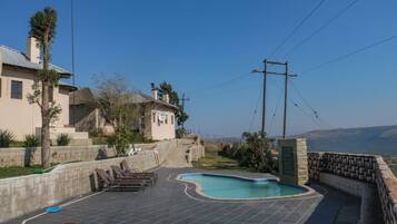 2 outdoor pools, sun loungers