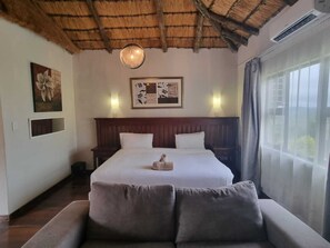 Habitación doble ejecutiva, 1 habitación, refrigerador y microondas, junto a la alberca | Ropa de cama de alta calidad y caja de seguridad en la habitación 