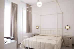Suíte | Frigobar, individualmente mobiliados, escrivaninha
