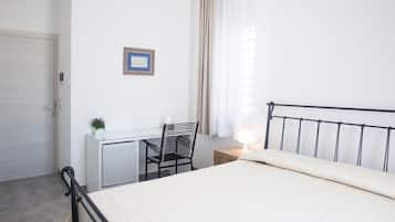 Comfort Double Room | Minibar, individually furnished, desk, iron/ironing board