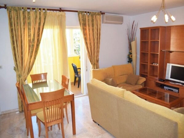 TV, DVD player