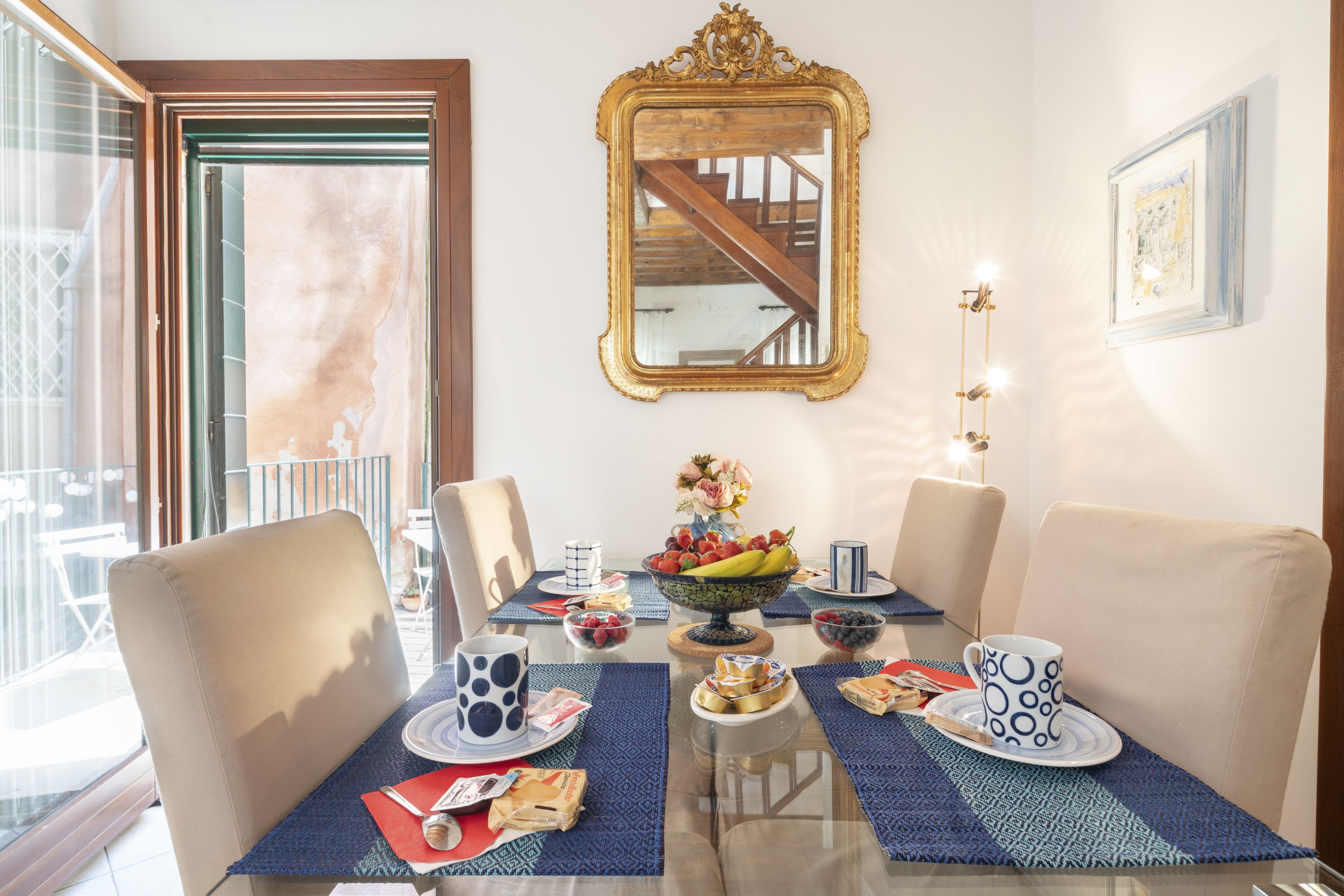 Romantic Apartment, 2 Bedrooms | Living room | TV