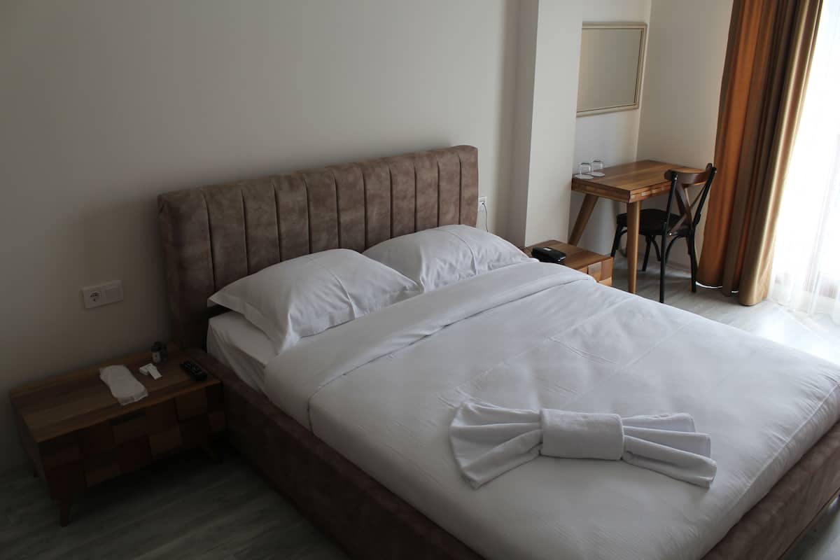 Family Triple Room | Premium bedding, minibar, desk, soundproofing