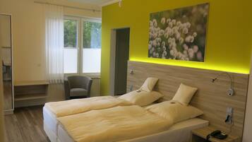 Double Room | Desk, cots/infant beds, rollaway beds, free WiFi