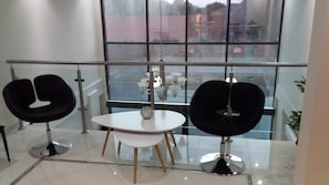Lobby sitting area - Garden Top Hotel (Johannesburg)