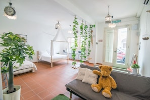 Ferienhaus, Gartenblick (68) | Schreibtisch, Verdunkelungsvorhänge, kostenloses WLAN, Bettwäsche