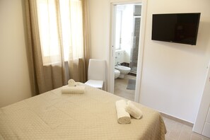 Double Room, Courtyard View (3) | Minibar, in-room safe, desk, soundproofing - Donna Rosa Accommodation (Tropea)