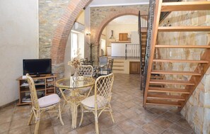 Interior - Awesome home in Santa Maria Poggio (Santa Maria Poggio)