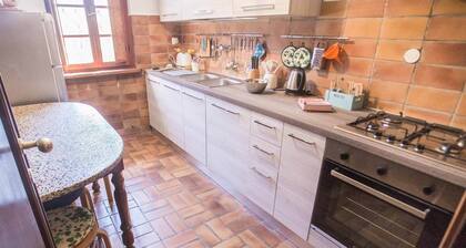 Mills 6, a well-equipped family home with a large garden