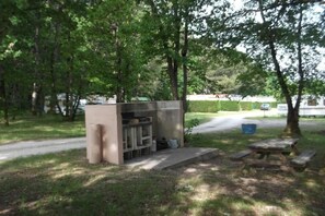 Área de parrillas y picnic