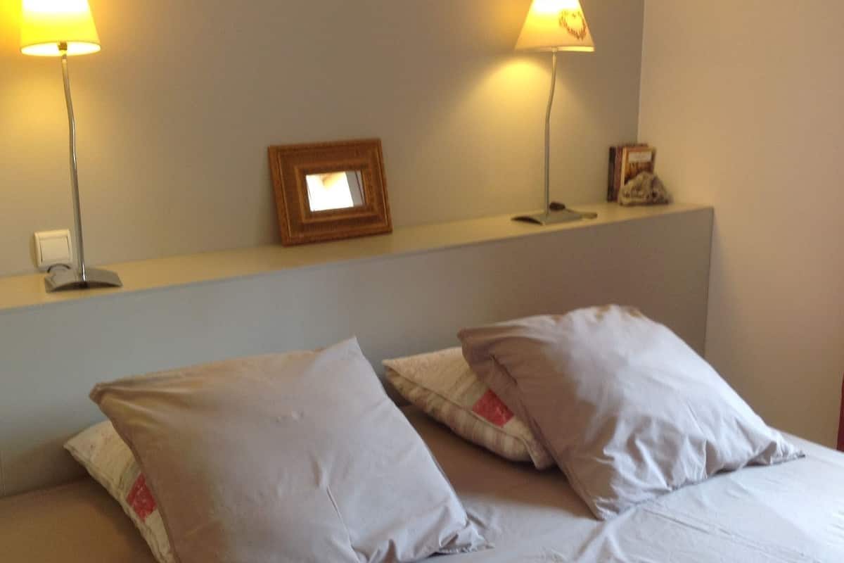 Double Room | Desk, iron/ironing board (on request), free WiFi, individually decorated