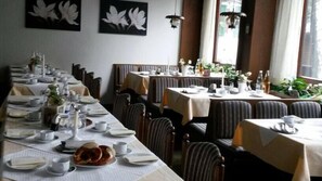 Daily buffet breakfast for a fee - Hotel Gasthof Ratstube (Kirchheim unter Teck)