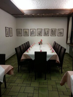 Frühstück, Mittagessen und Abendessen