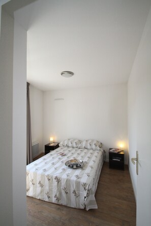Apartment (T2) | Soundproofing, free cribs/infant beds, free WiFi, bed sheets - Résidence Parc Harmonie (Lyon)