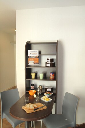 Apartment (T2) | In-room dining - Résidence Parc Harmonie (Lyon)