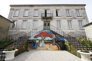 Exterior - L'Isle de Bourbon (Le Gue-de-Velluire)