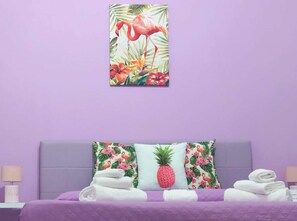 Premium bedding, down duvets, in-room safe, individually decorated - Alloggio Turistico Colosseo (Rome)