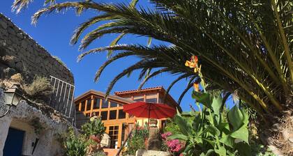 Romantic and peaceful in natural surroundings in south Tenerife