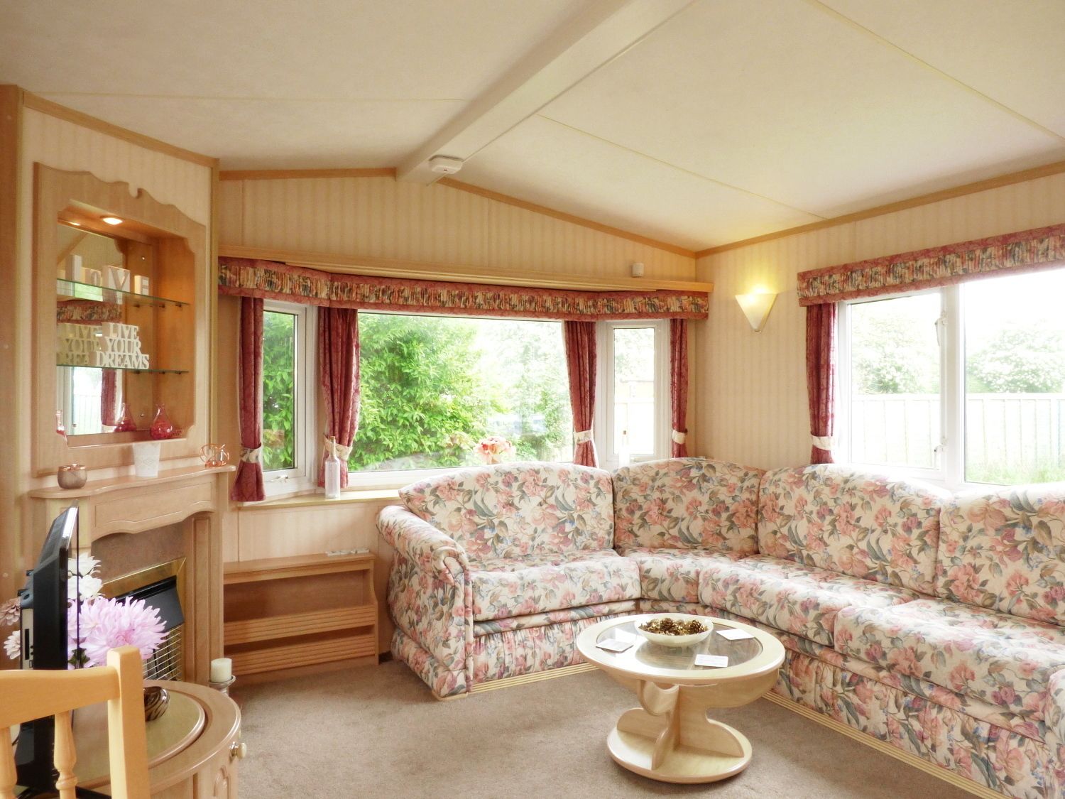 Mobile Home (Pitch 378) | Living area | Flat-screen TV