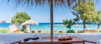 Niki Savvas Studio & Suites