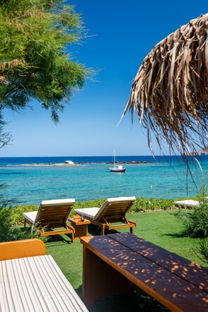 Sun deck - Niki Savvas Studio & Suites (Milos)