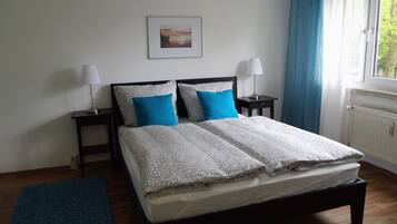 2 bedrooms, iron/ironing board, free WiFi, bed sheets