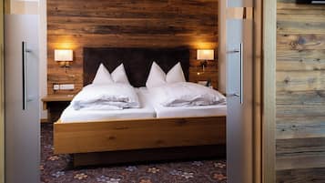 Condo | Minibar, desk, free WiFi, bed sheets
