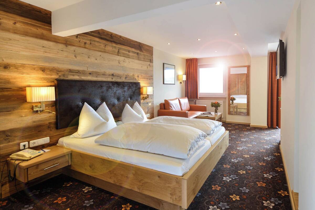 comfort double room | minibar, desk, free wifi, bed sheets